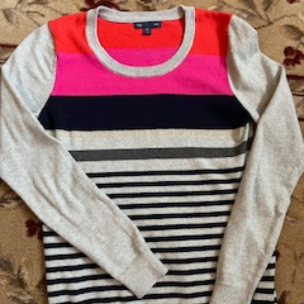 Colorful Gap crew neck sweater XS